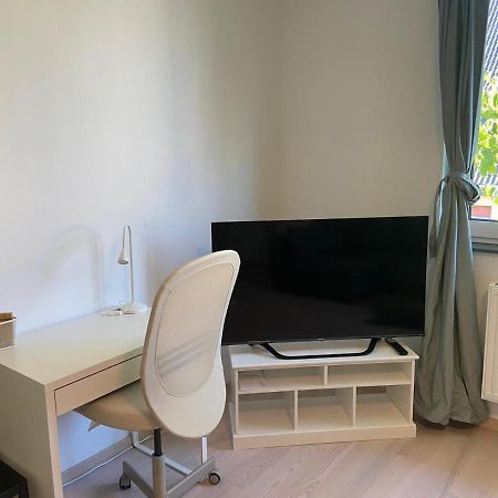 Apartment With Balcony كولونيا المظهر الخارجي الصورة